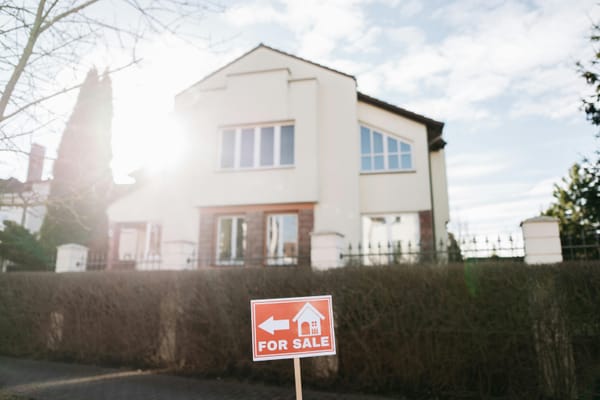 "Warum steigen die Wohnungspreise in Österreich? Ursachen, Spekulation und Auswege"